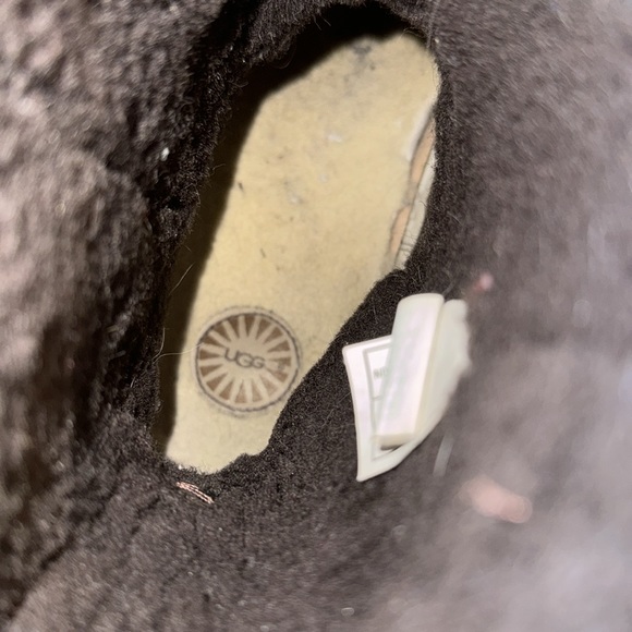 Ultra lux leather and sueded sheepskin UGG boots, men’s size 13. Rubber tread. - Picture 5 of 7